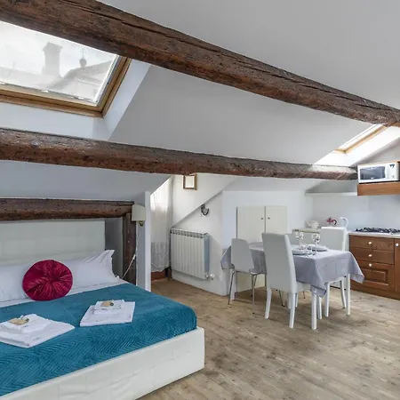 公寓 Lovely Attic For 4 Person With Wifi - A/c *