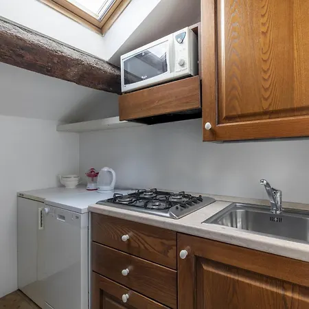 Apartment Lovely Attic For 4 Person With Wifi - A/c Venedig