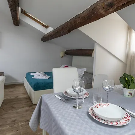Lovely Attic For 4 Person With Wifi - A/c Venedig