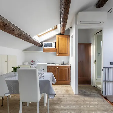Apartment Lovely Attic For 4 Person With Wifi - A/c Venedig
