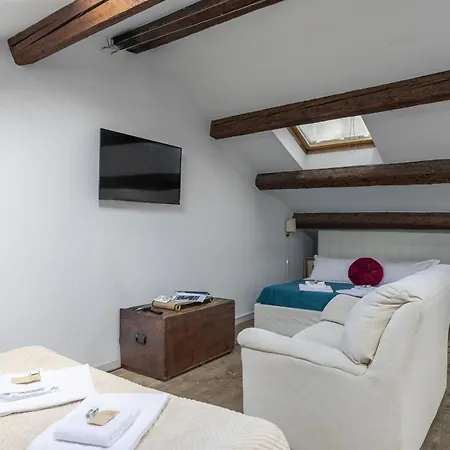 Lovely Attic For 4 Person With Wifi - A/c Apartment Venedig