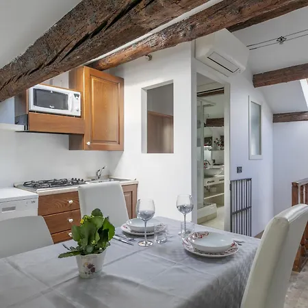 Lovely Attic For 4 Person With Wifi - A/c Venedig