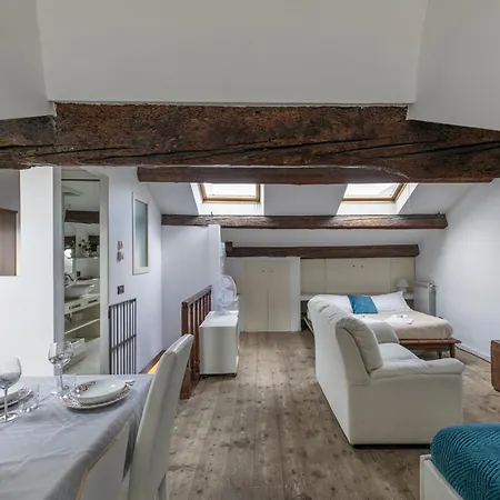 Lovely Attic For 4 Person With Wifi - A/c * Venedig