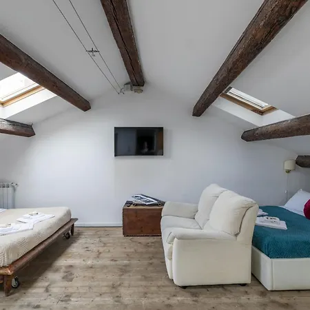 Lovely Attic For 4 Person With Wifi - A/c *